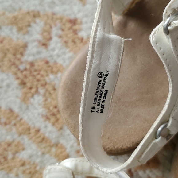 Sandals - Picture 3 of 4